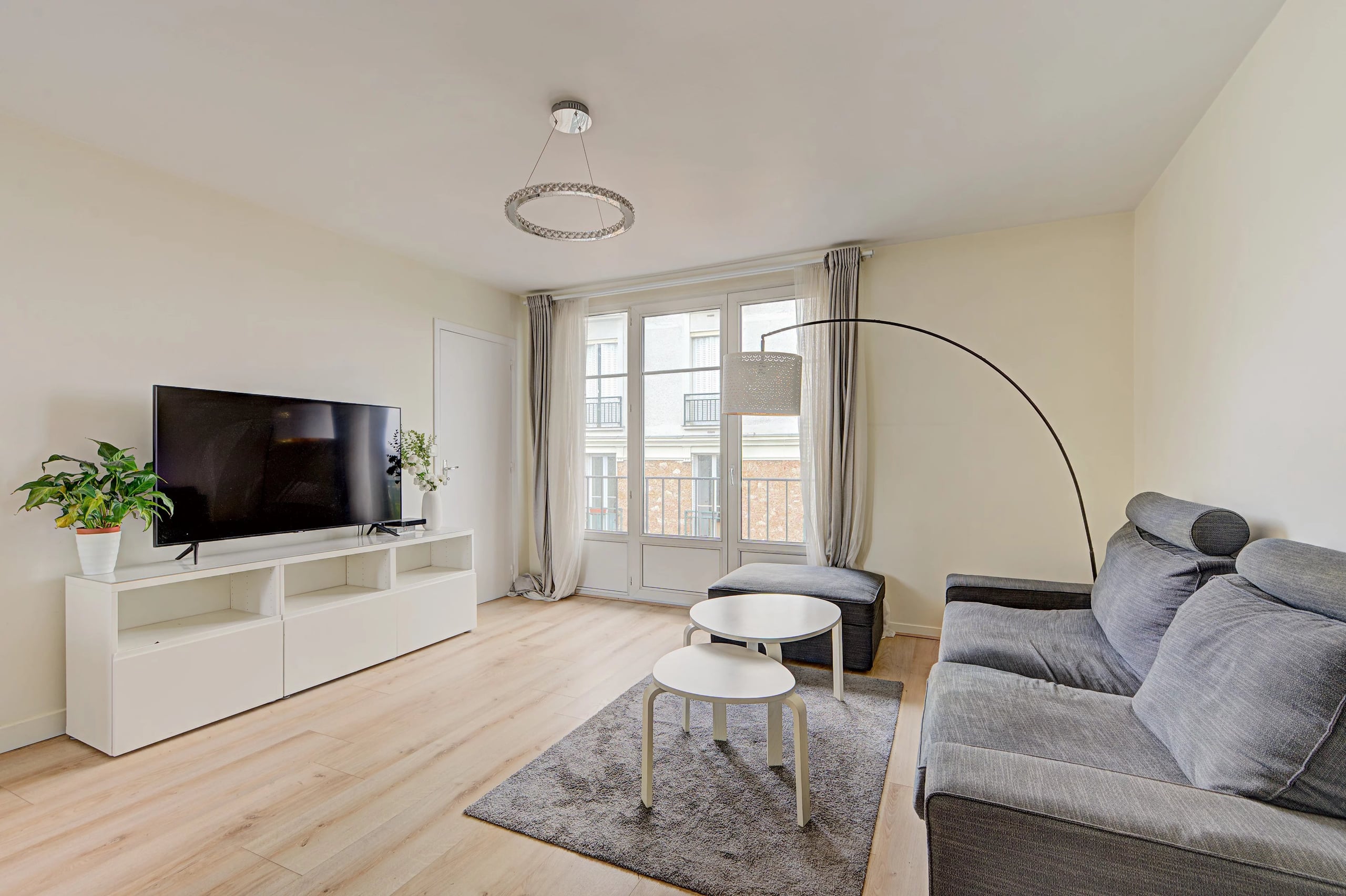 ULTRA CENTRE DE SAINT-CLOUD - APPARTEMENT RÉNOVÉ AU DERNIER ÉTAGE